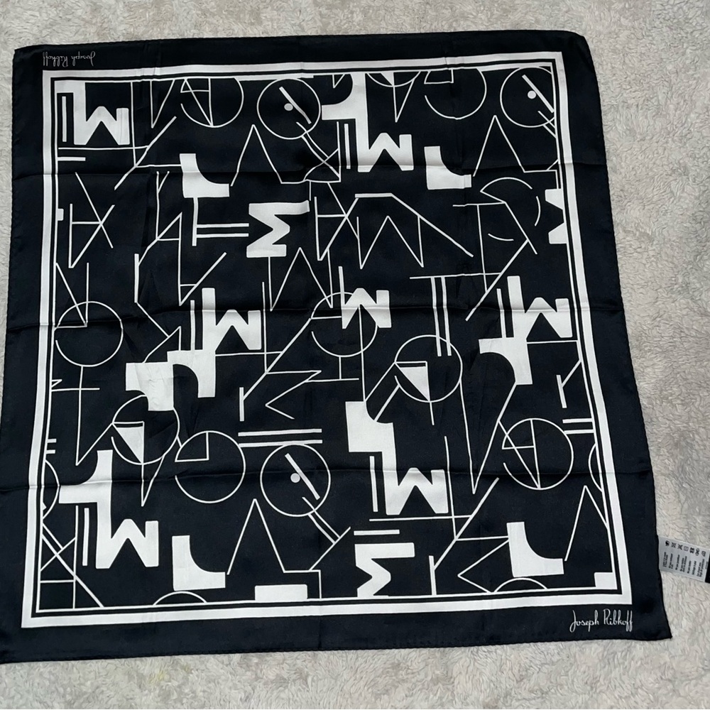 Joseph Ribkoff scarf
